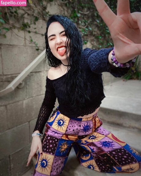 Amy Roberts model images