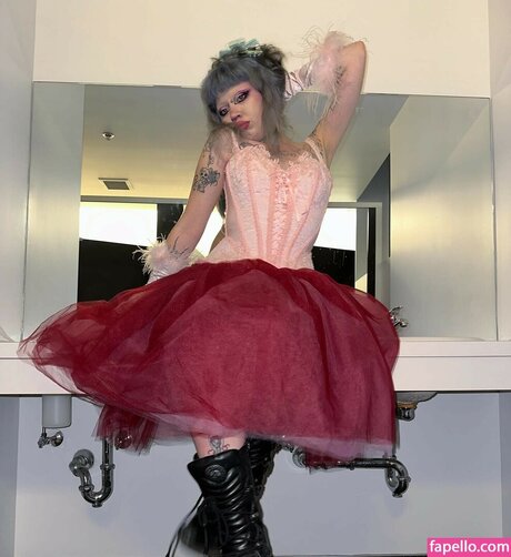 Jazmin Bean model pretty img