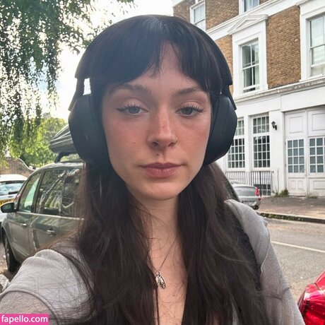 Holly Humberstone pornographic actress gallery