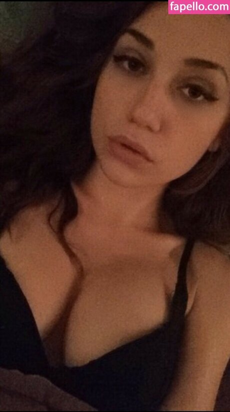 Squeezysyd nude star image