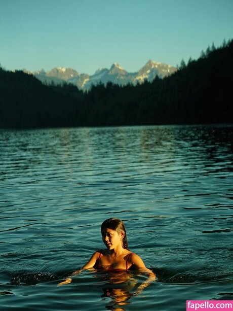 Momona Tamada high quality star pictures