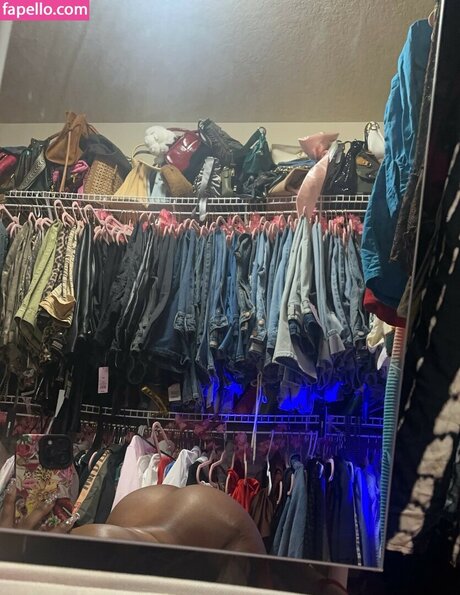 NaturalBadssss model nude pics