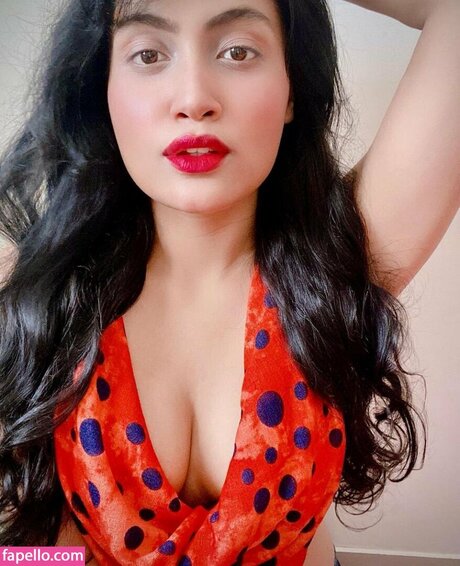 Manvi Chugh hd actress images