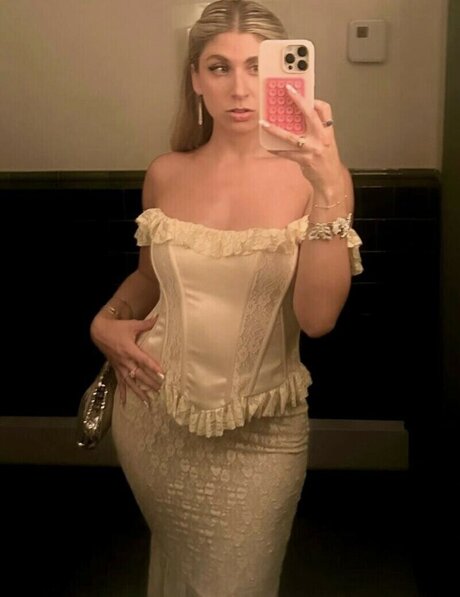 Sabrina Brier erotic pornstar img