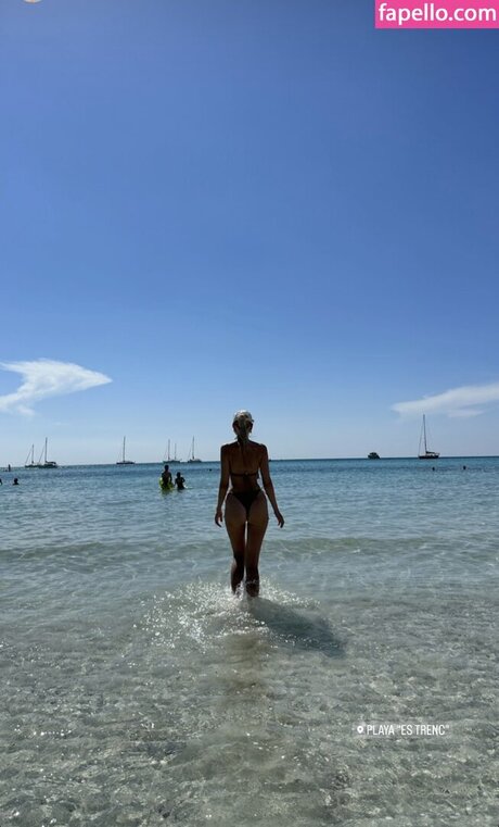 Carolin Niemczyk high quality model images