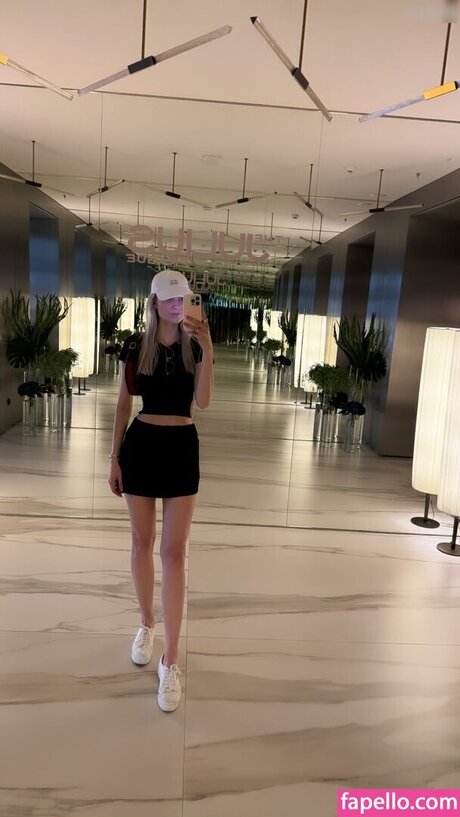 Carolin Niemczyk hd model gallery