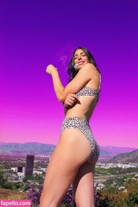 Rachel Wolfson model perfect img