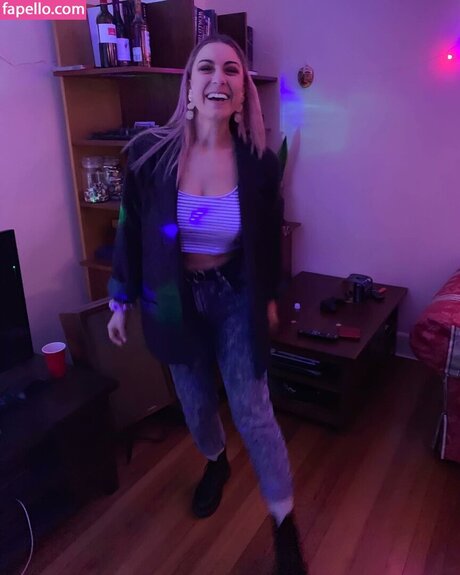 NicsandNacs sexy star pic