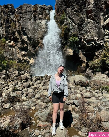 NicsandNacs perfect model img