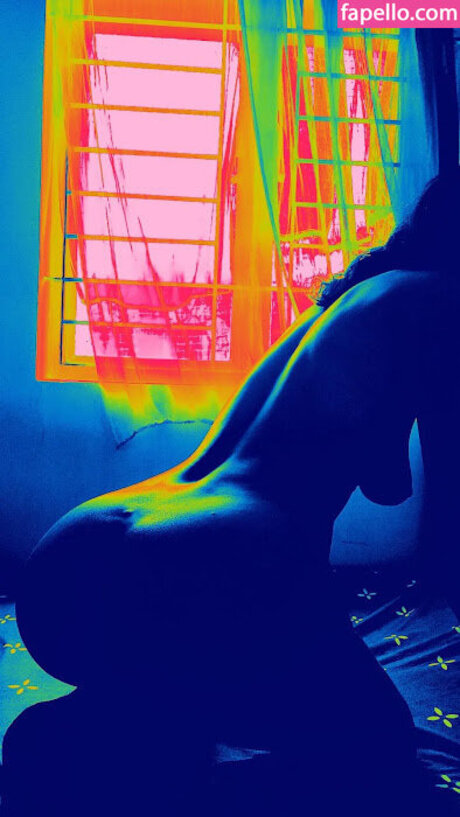 Jikki Nair star sexy pictures