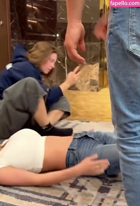 Zoe Clarke model porn img