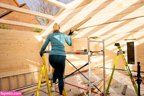 Hands On Katie pornstar nude pic