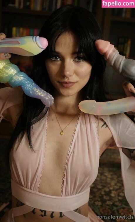 Claire Estabrook exclusive model picture