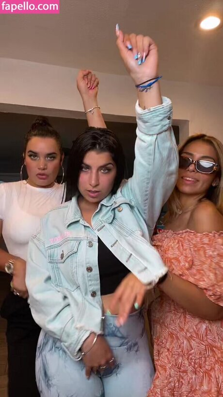 Queenmelmel_ porn actress picture