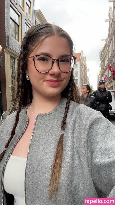 Lilousecret erotic actress picture