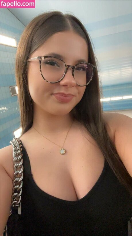 Lilousecret naked model photos