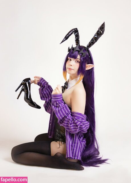 Sunre Sunashiee erotic actress photo