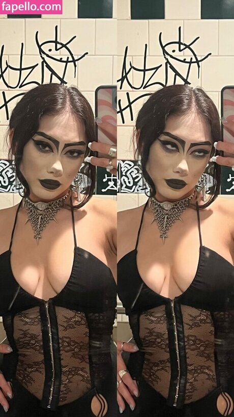 odetovenus nudes model pics