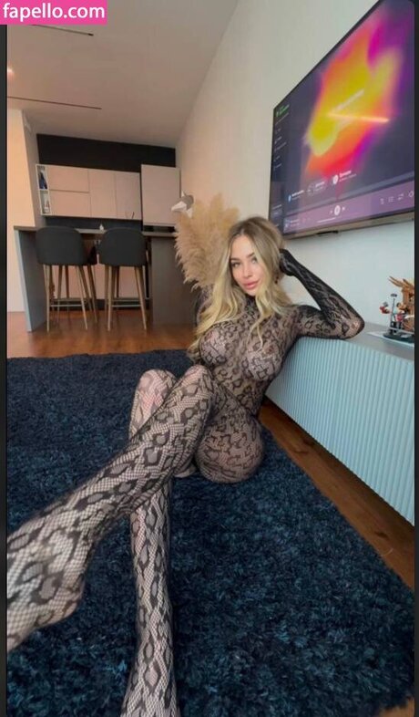 iskrispi nude actress image