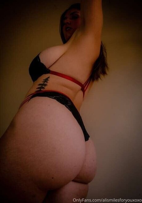 Ali Smiles star hot archive