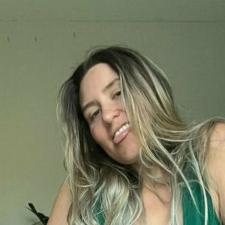 Ali Smiles star picture