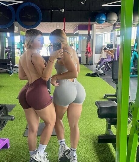 Gemelas Villada star top pictures