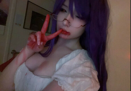 _tinynoob hot actress image