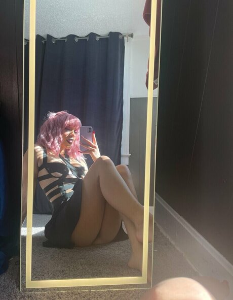 JuicyCoochie1020 erotic actress images