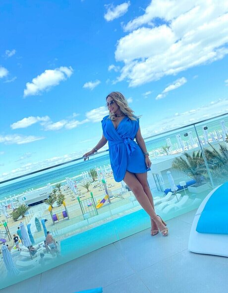 Thesassyone model xxx images