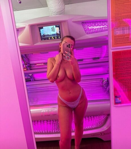 Bxxck28 sex model picture