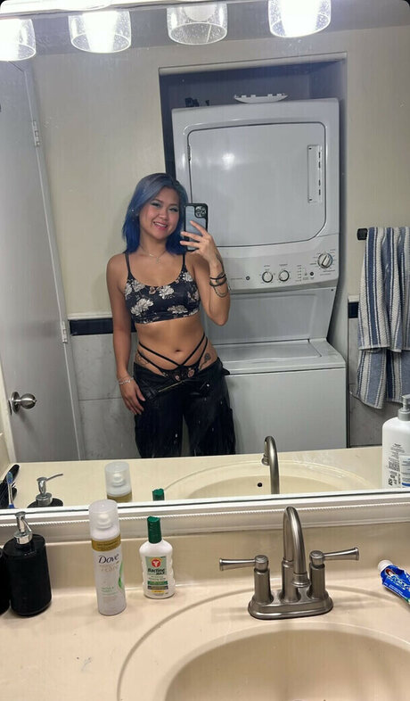 Ashleyluv101 erotic model pic