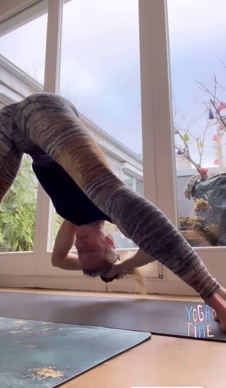 tiny tits onlyfans porno gallery