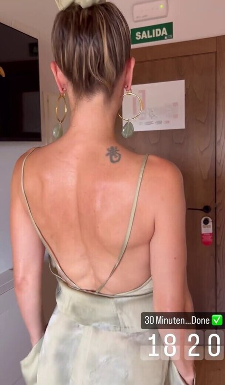 Wolke Hegenbarth model top image