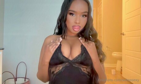 Suadd model adult pic