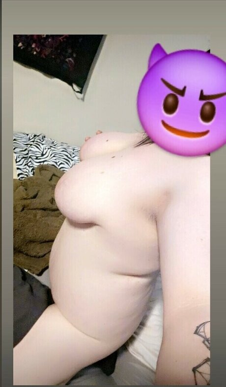 Ava Tricia hot model gallery