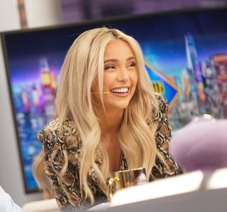 Ana Mena model nude pic