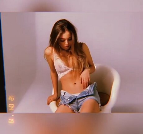 Ana Mena porn model archive