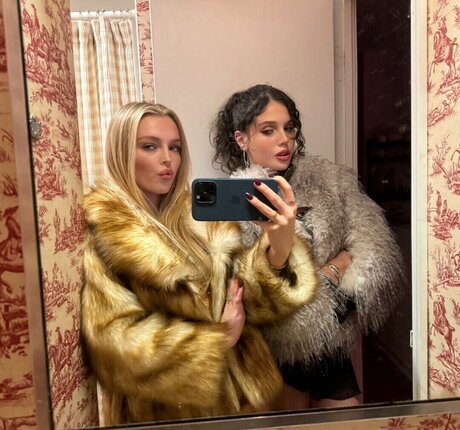 Skyla Sanders pornographic actress img