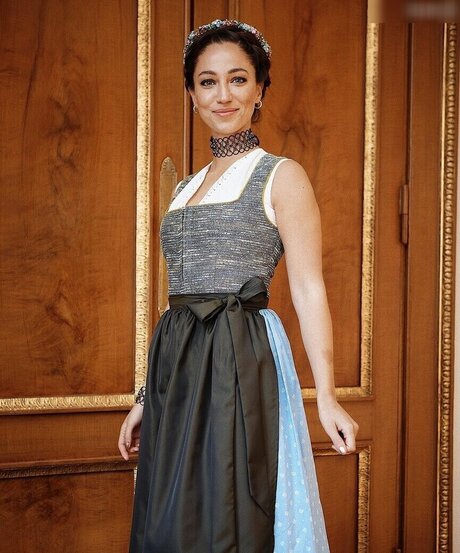 Vildan Cirpan pretty actress pics