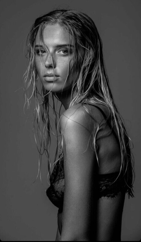 Molly Plahn free model gallery