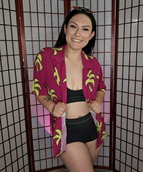 Zemira Isadora pretty actress galleries