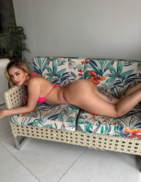 Doris Medeiros pretty actress pics