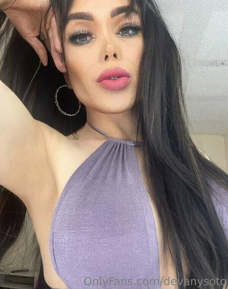 Devany Soto hot model pictures
