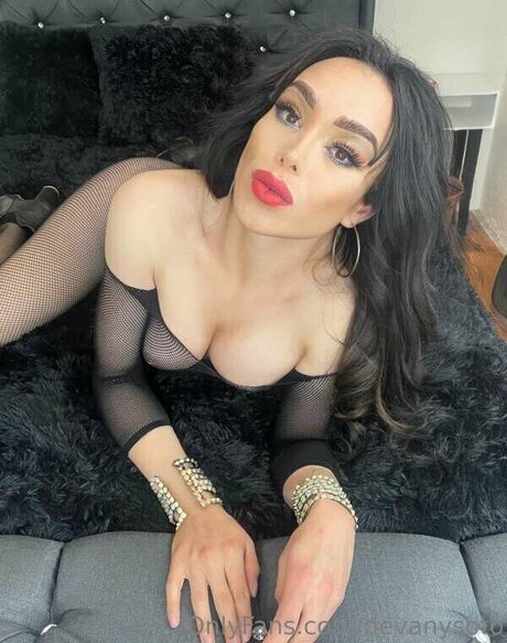 Devany Soto star nude image