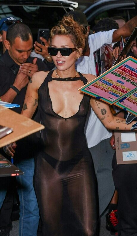 Cyrus Miley sex star galleries