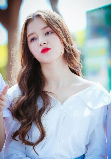 Nancy Momoland perfect model img