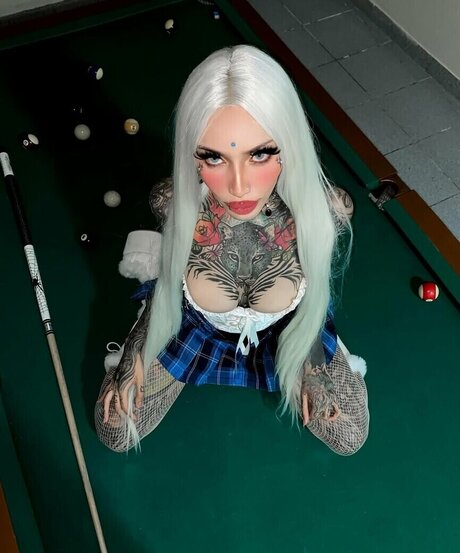 Divinajuventu art star photo