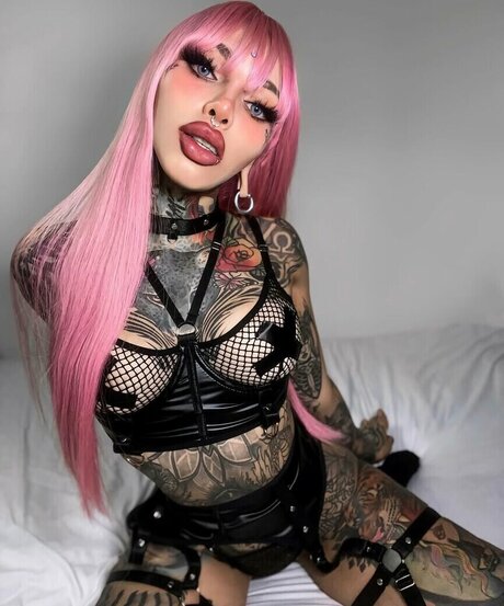 Divinajuventu pornstar erotic pic