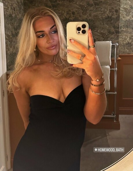 Sarah Glenn beautiful actress picture