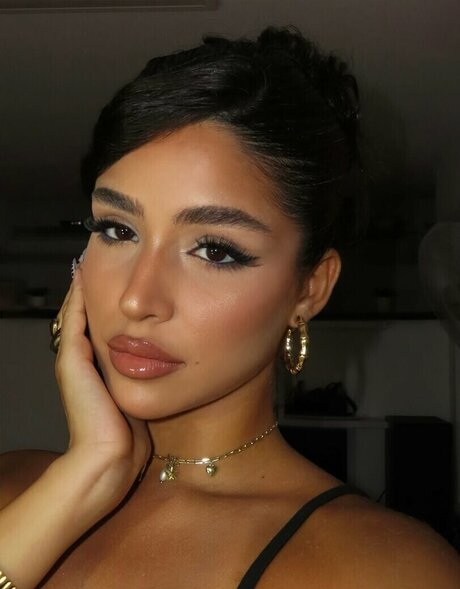 Roni Danino hd pornstar photo